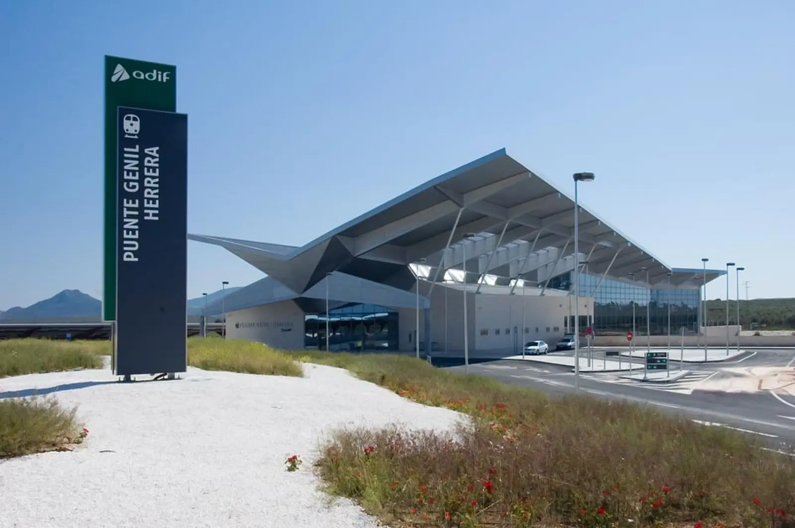 Estación AVE Puente Genil–Herrera, terminal de alta velocidad cercana a Herrera
